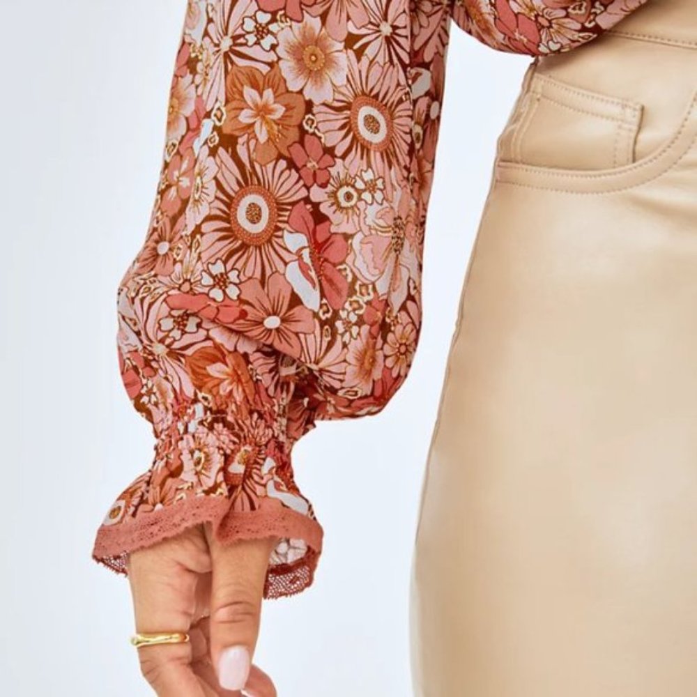 Aritzia Wilfred Eden Printed, ruffled V-neck blouse SZ XXS - Picture 5 of 12